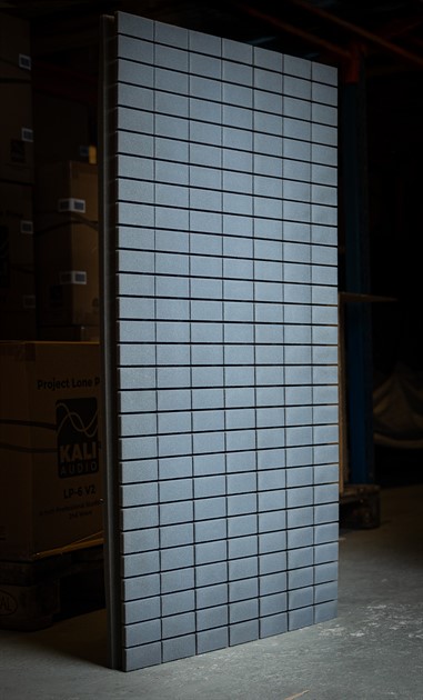 Artnovion Loki Velvet - Absorb Light Grey, Sammet, 60x119, 4st B-stock